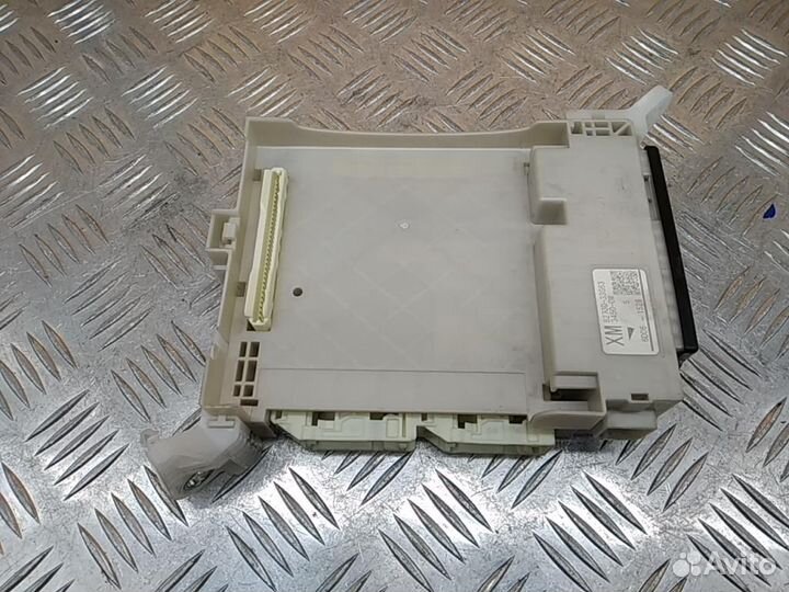 Блок электронный Toyota Camry