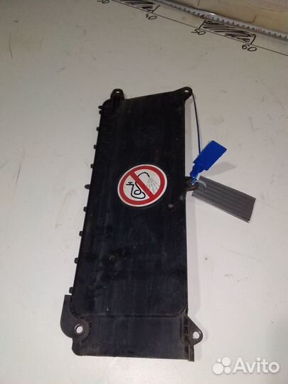 Крышка блока предохранителей / MAN 81624100077