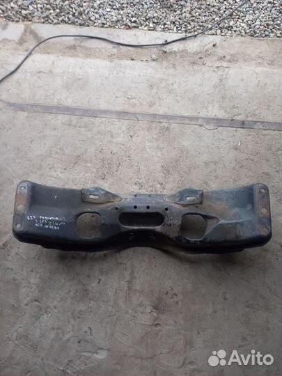 Подрамник передний поперечный