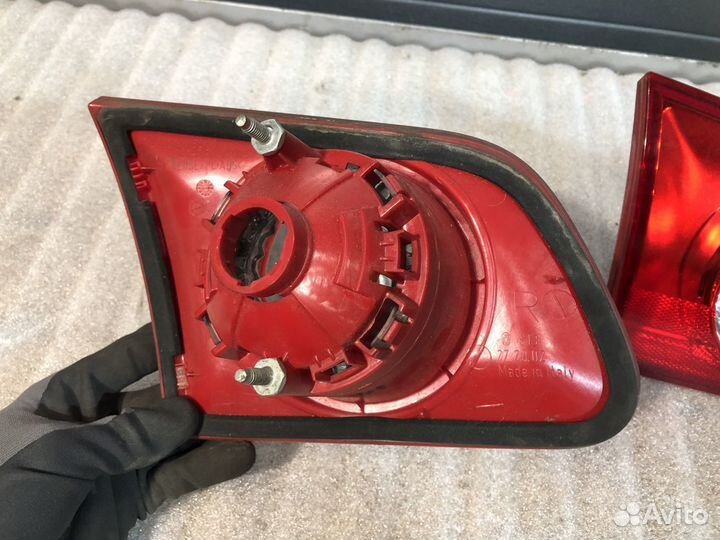 Фонари с крышки багажника на VW Passat B6 авант