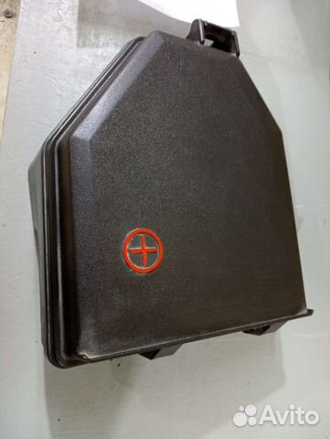 Крышка блока предохранителей Kia Stinger