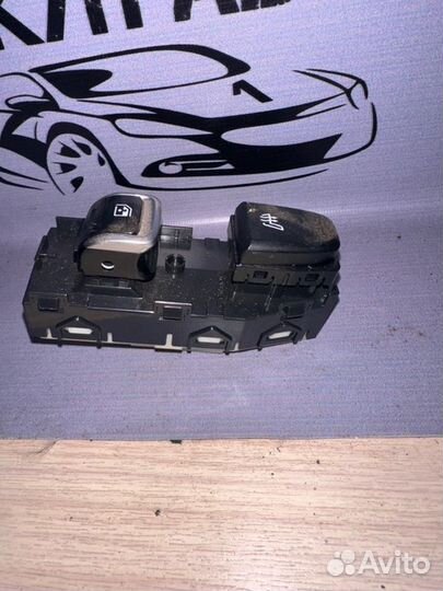 Кнопка стеклоподъемника задняя правая Kia Sorento