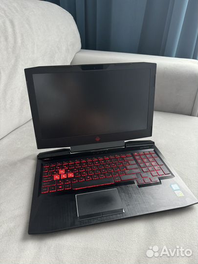 Ноутбук HP Omen 15-ce012ur с дефектом матрицы