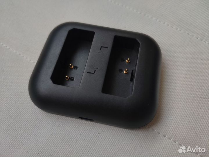 Зарядное устройство +аккумуляторы для фотоаппарата