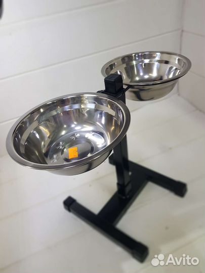 Подставка с мисками