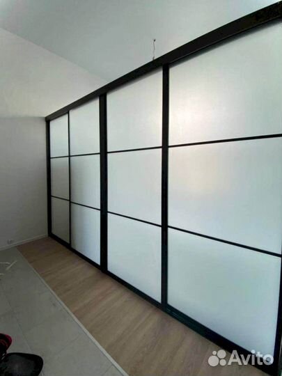 Стеклянная перегородка