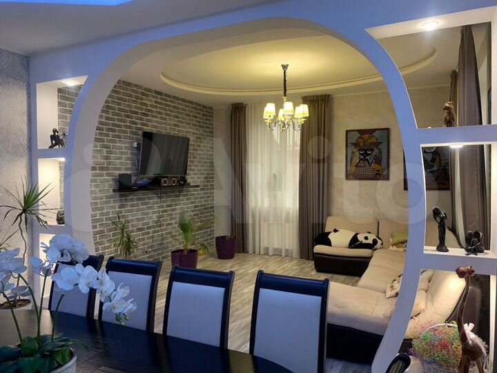 Дом 269,6 м² на участке 8 сот.