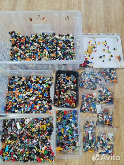 Lego минифигурки+ аксессуары оригинал бу