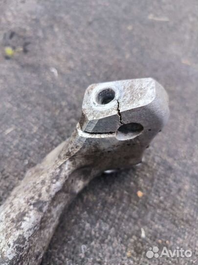 Поворотный кулак левый Audi Q5