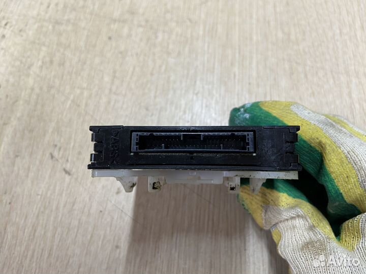 Блок управления парктрониками Toyota RAV4 XA50