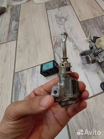 Замок зажигания на Hyundai Solaris 2