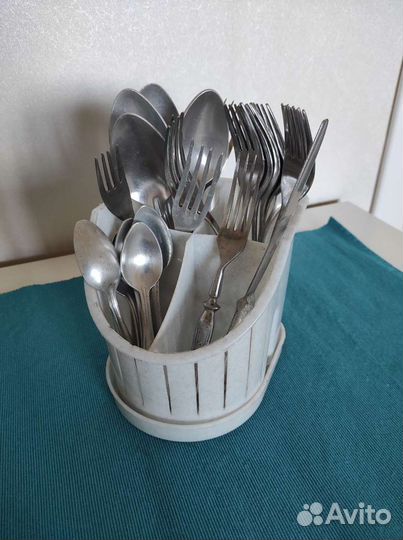 Посуда и столовые приборы б/у