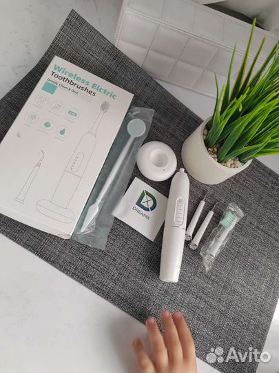 Электрическая Зубная щетка+скайлер новый