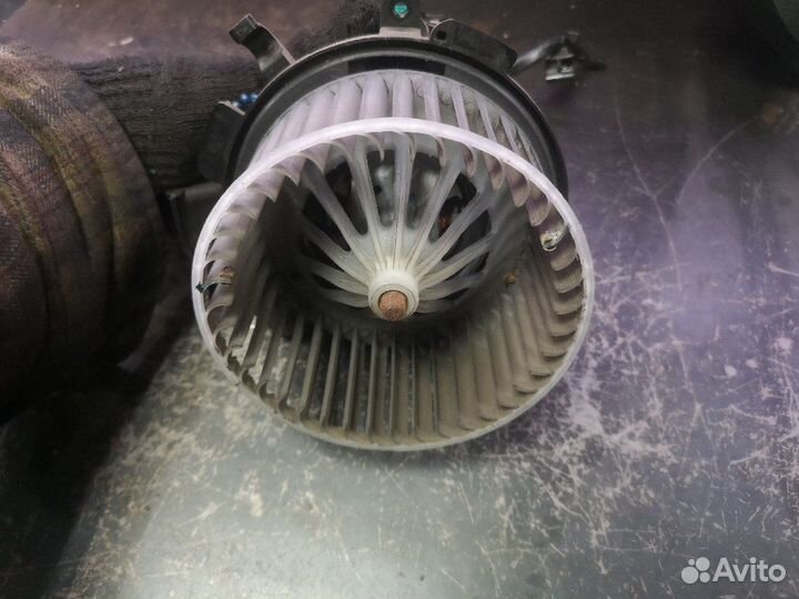 Моторчик печки Renault duster HSA