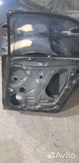 Дверь задняя правая на volkswagen polo liftback