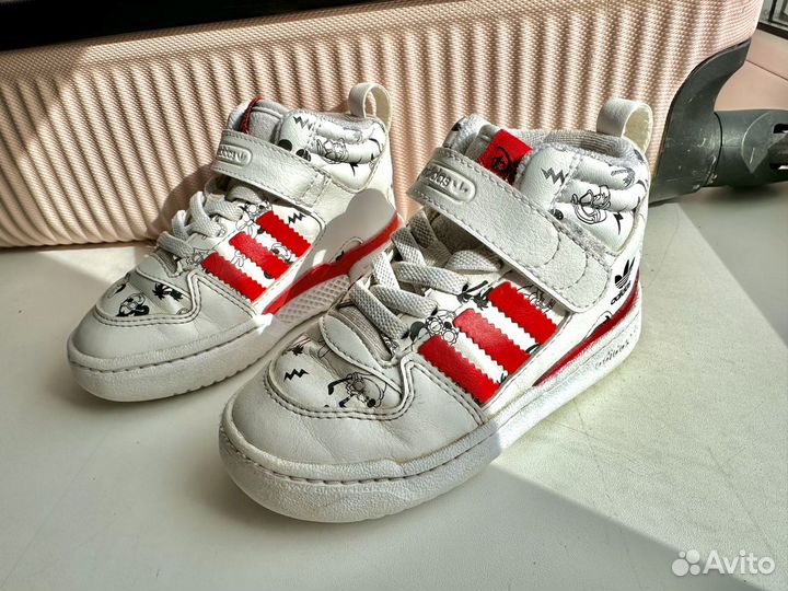 Кроссовки детские adidas forum mid 24р