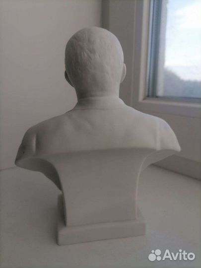 Бюст В.И. Ленина, ск. В.Я. Боголюбов лфз 1970-е гг