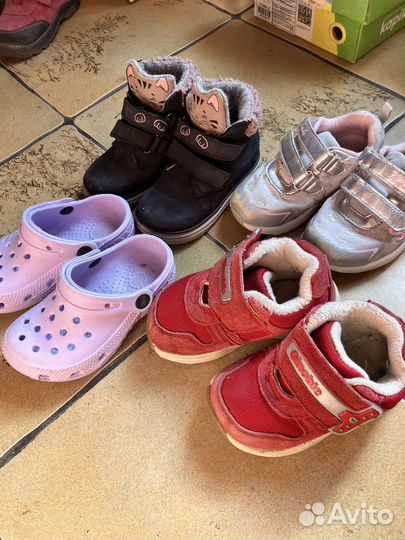 Пакетом сандали туфли кроссовки р. 22, 23,25,27