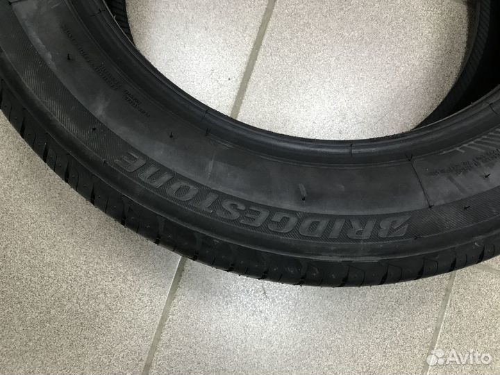 Bridgestone Turanza T001 215/45 R16 90V