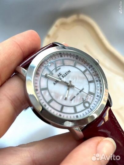 Anne Klein Часы наручные женские перламутр