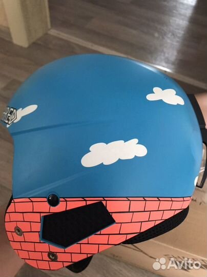 Шлем горнолыжный