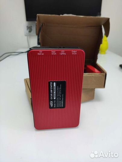 Пусковое устройство бустер 8000мАч 800А