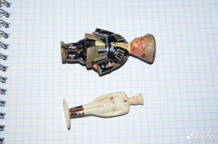 Две игрушки,фигурки.Народы СССР и На посту