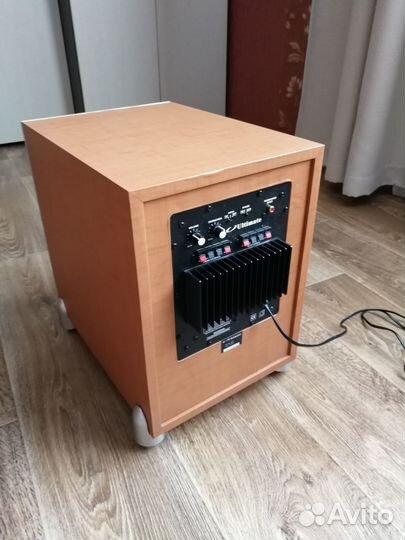 Активный сабвуфер Ultimate Stage TR150