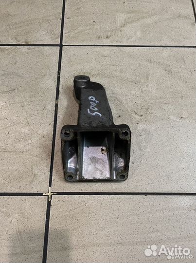 Кронштейн двигателя левый Mercedes-Benz W210