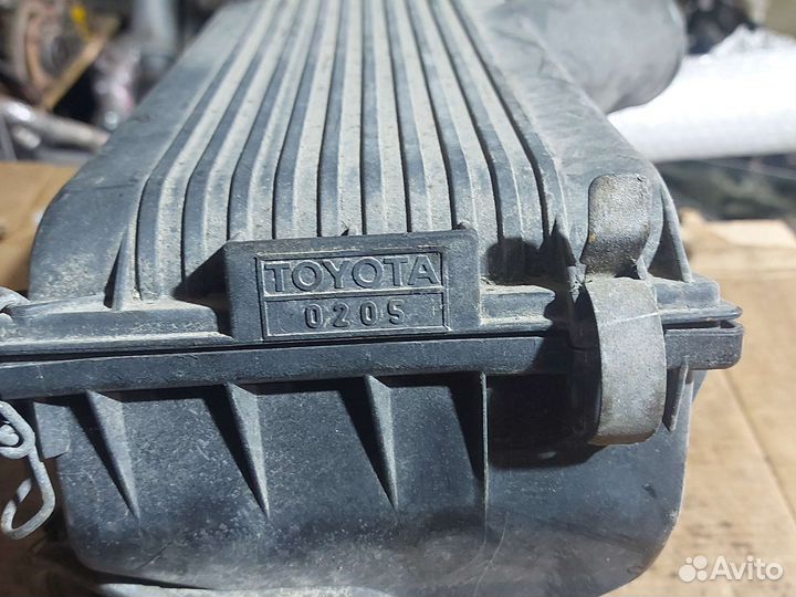 Корпус воздушного фильтра Toyota Carina E