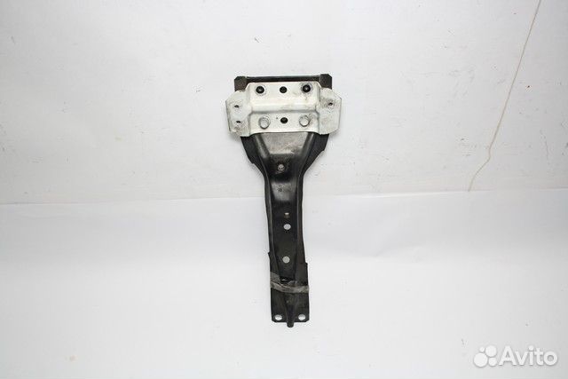 Суппорт радиатора 5901A006 Mitsubishi L200