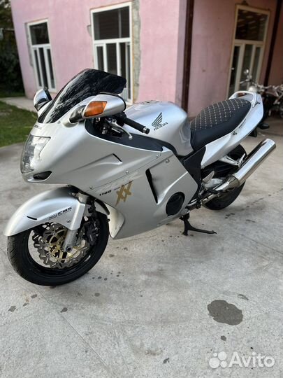 Honda cbr 1100