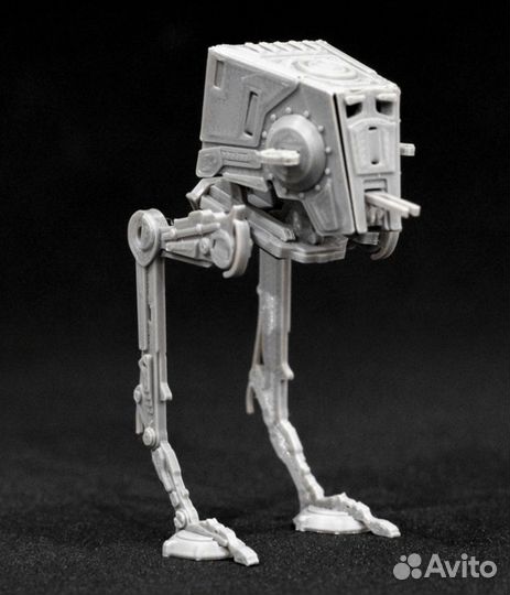 Имперский двуногий робот AT-ST Walker из Star Wars