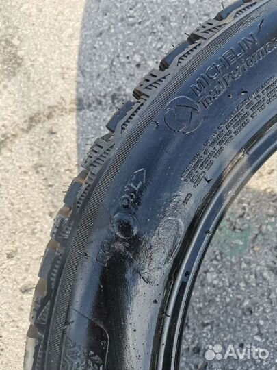 Michelin X-Ice North 4 215/55 R17