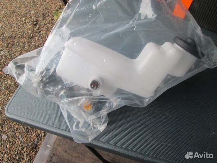 Главный тормозной цилиндр Toyota Camry ACV40