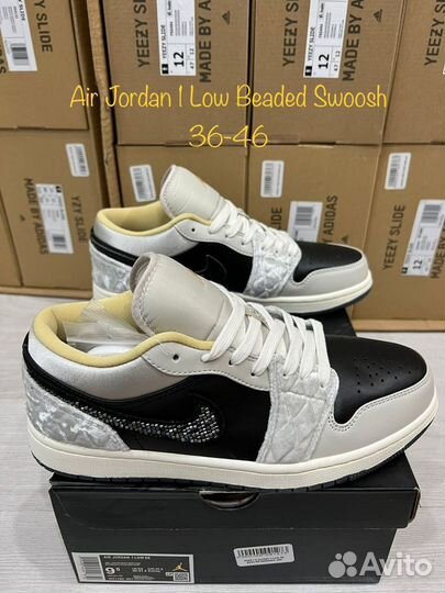 Кроссовки Air Jordan 1 Low beaded swoosh