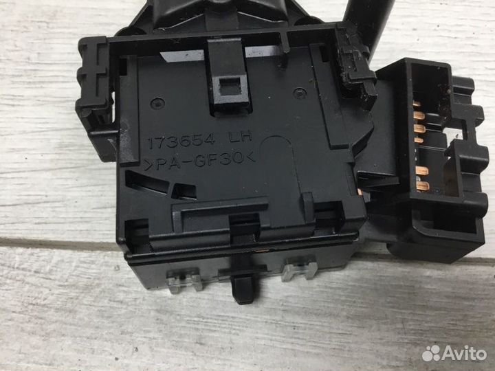 Переключатель дворников Toyota Avensis седан