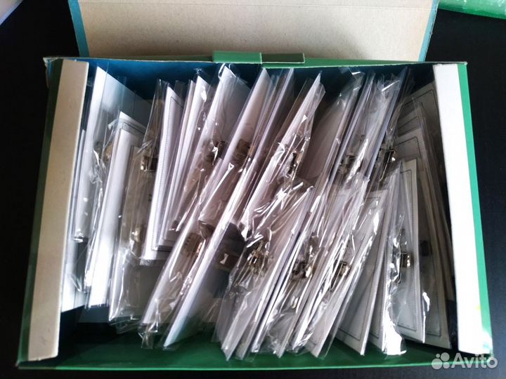 Бейдж горизонтальный зажим/булавка 34 шт. остаток