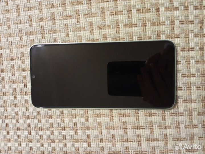 Телефон Realme с35