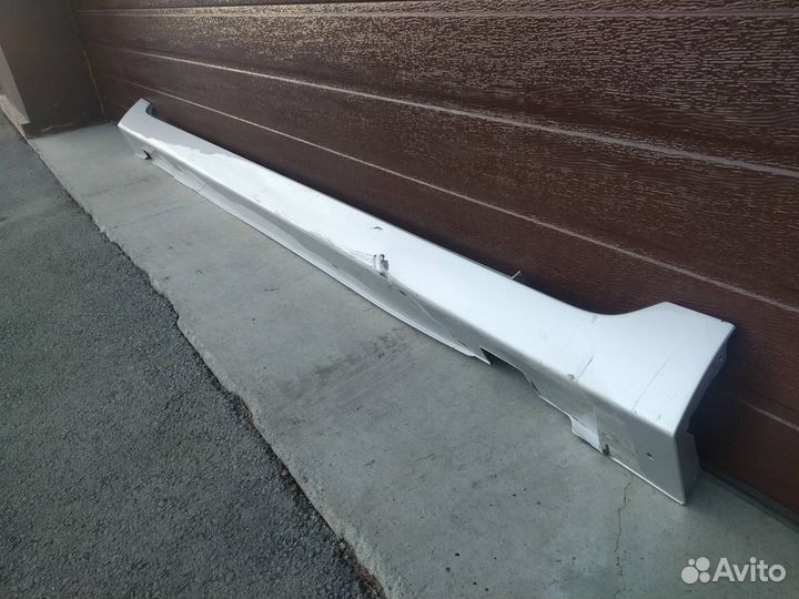 Накладка порога правая Хендай Дженезис Genesis G90