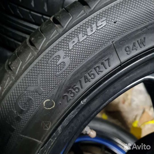Toyo NanoEnergy R38 235/45 R17 94W