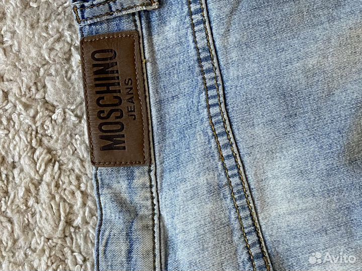 Джинсы moschino