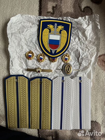 Офицерская фуражка, фурнитура