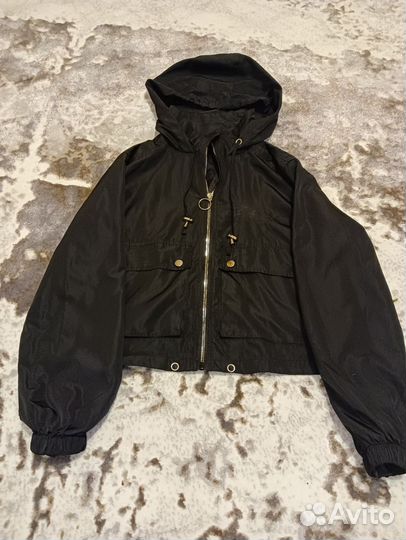 Ветровка черная короткая