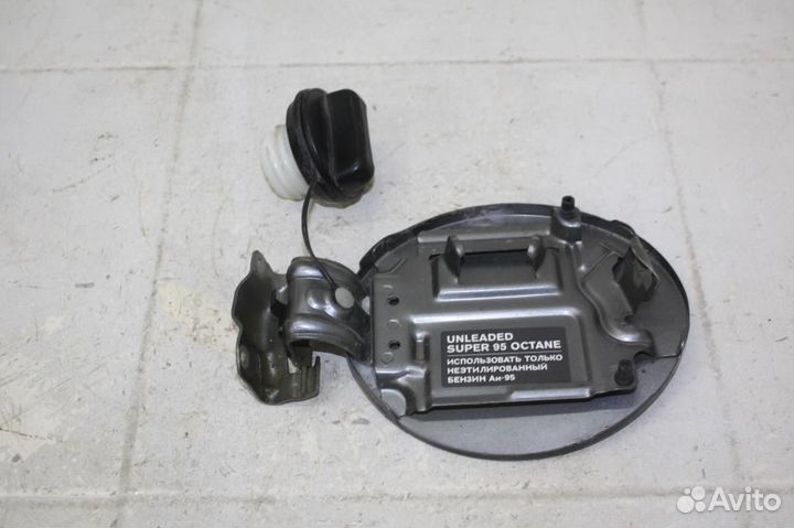 Лючок бензобака Nissan Note E11