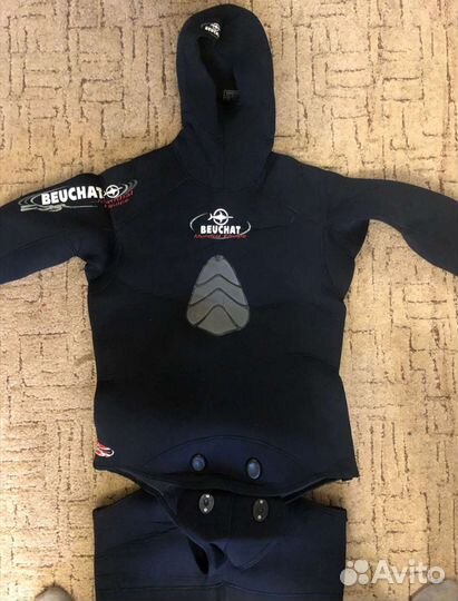 Гидрокостюм