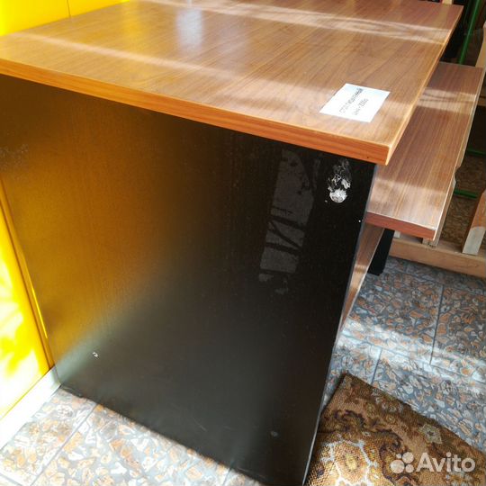 Письменный стол