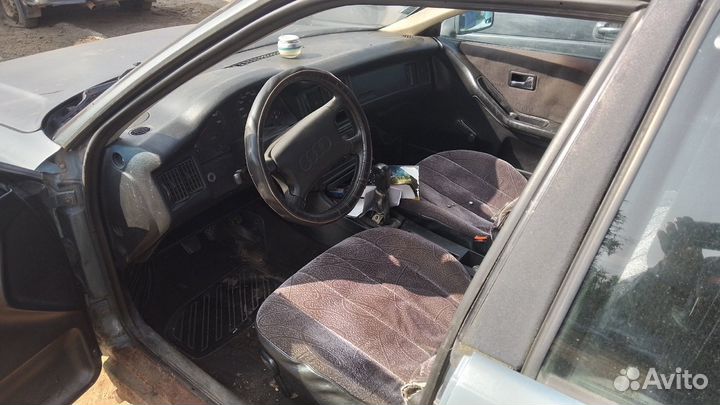 В разборе Audi 80 b3