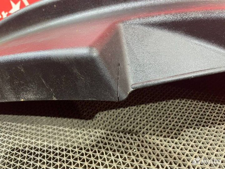 Крыло переднее левое задняя часть