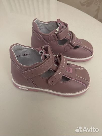 Сандалии для девочки